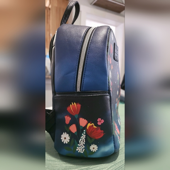 EUC Peter Pan Loungefly Backpack and Wallet - Picture 7 of 9